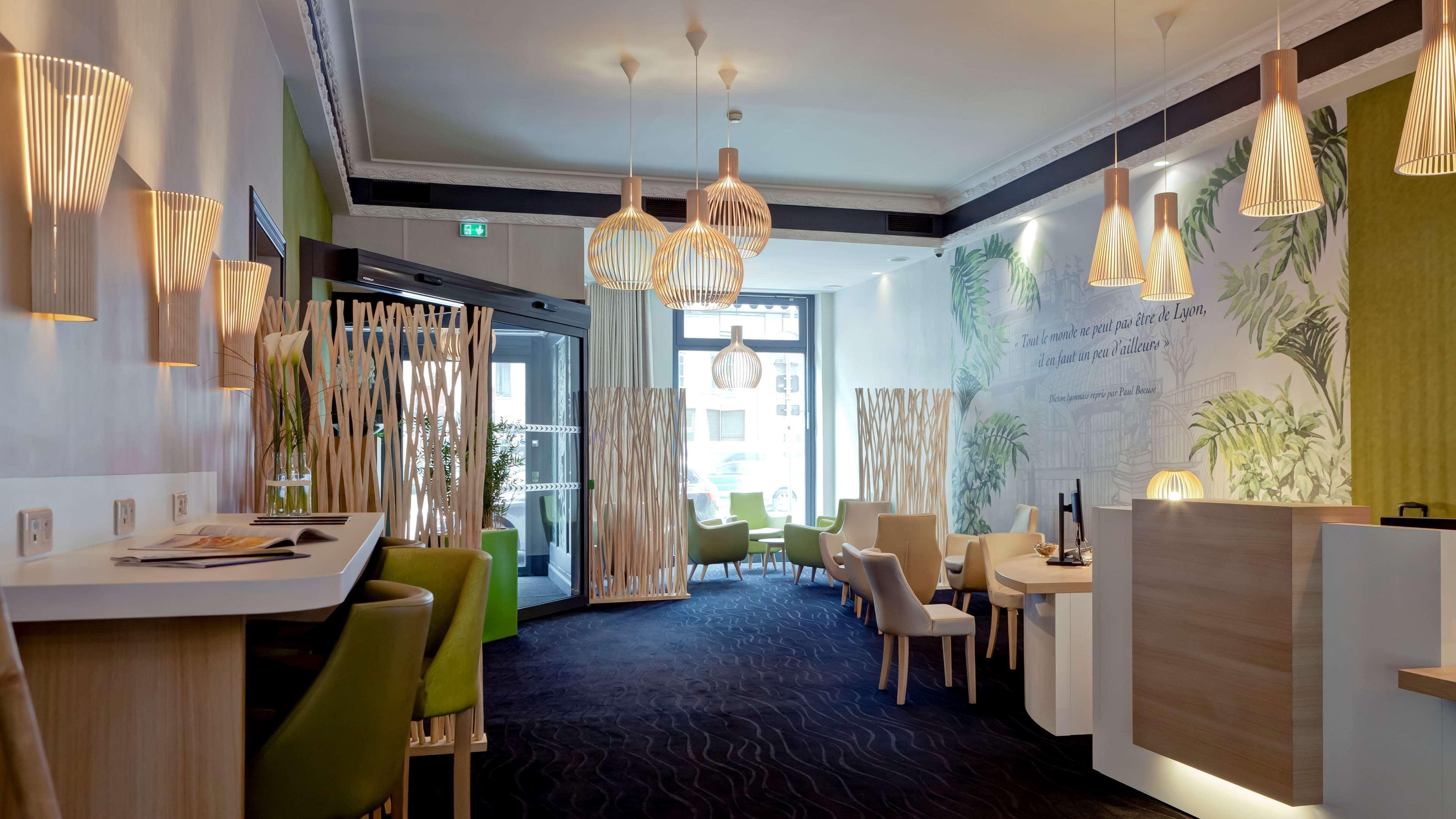 Best Western Crequi Lyon Part Dieu Bagian luar foto